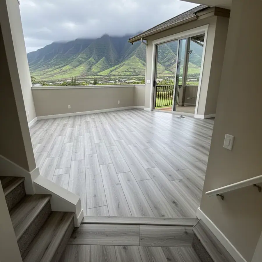 Gray laminate floor in Kehalani rental townhome
